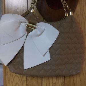 Women's handbag